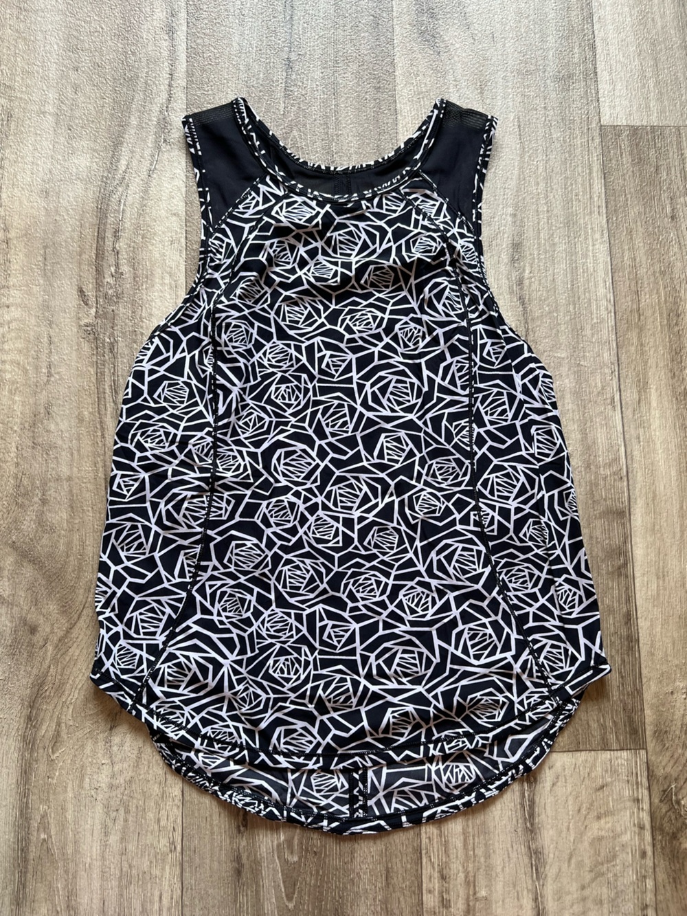 Lululemon Sculpt Tank Top Womens 4 Black White Rose Geo Print Mesh Back